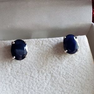 24k white gold 2c Sapphire earring